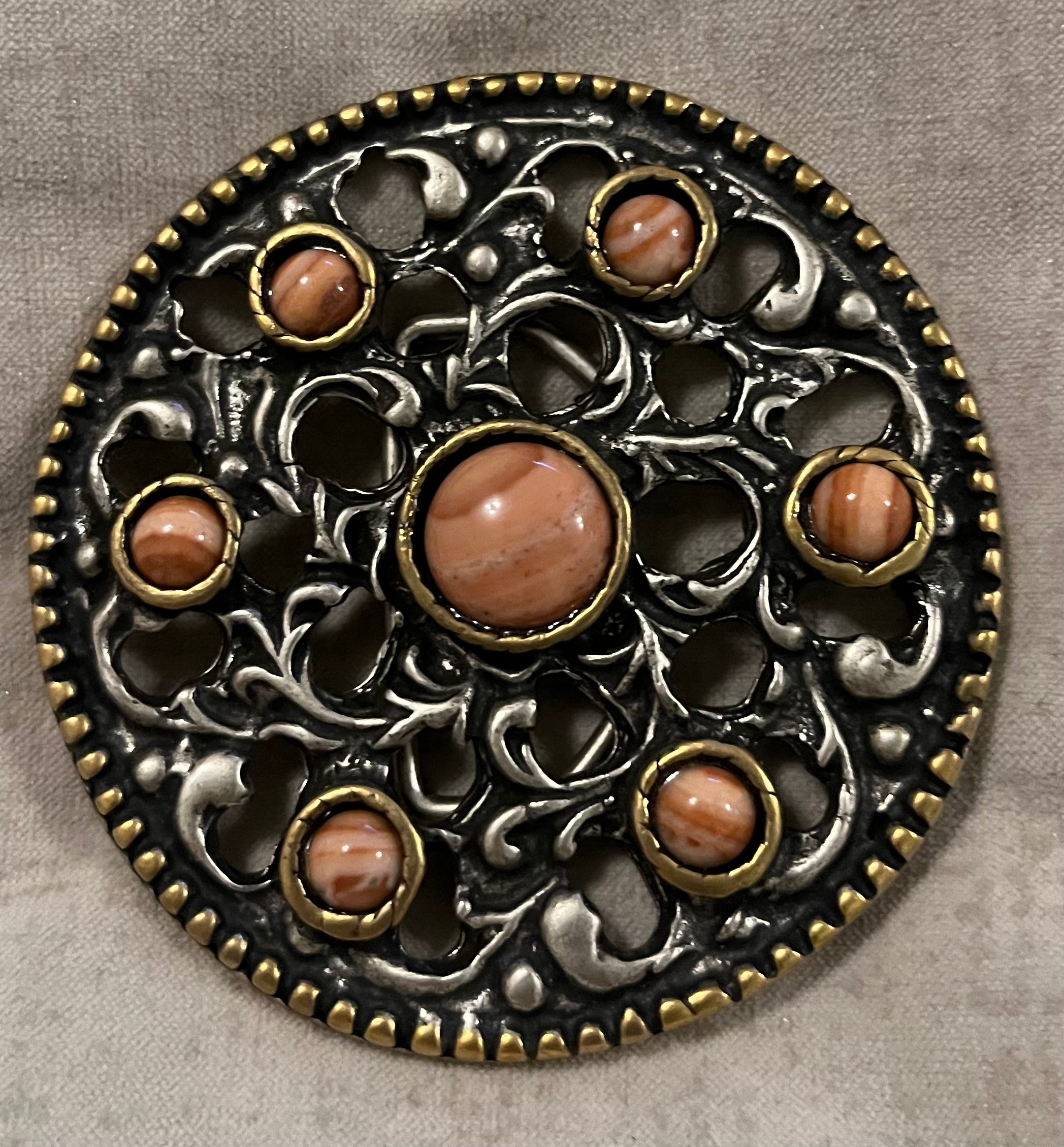 Celtic Leaf Pattern with Brown Stones Buckle