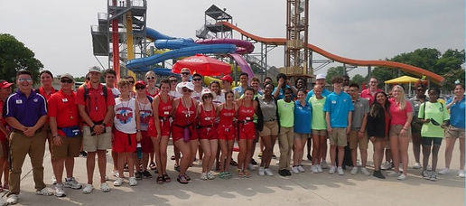 Group photo of Splash Dayz employees