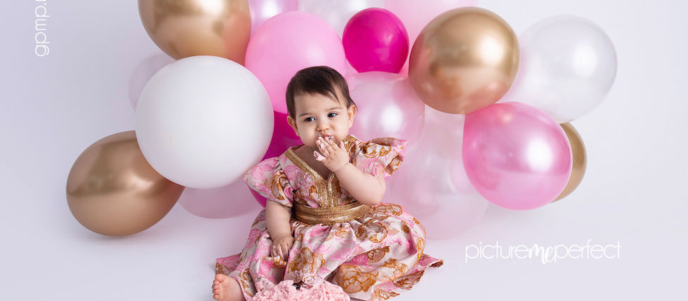 baby girl smashing a cake at Weston Hills Miami