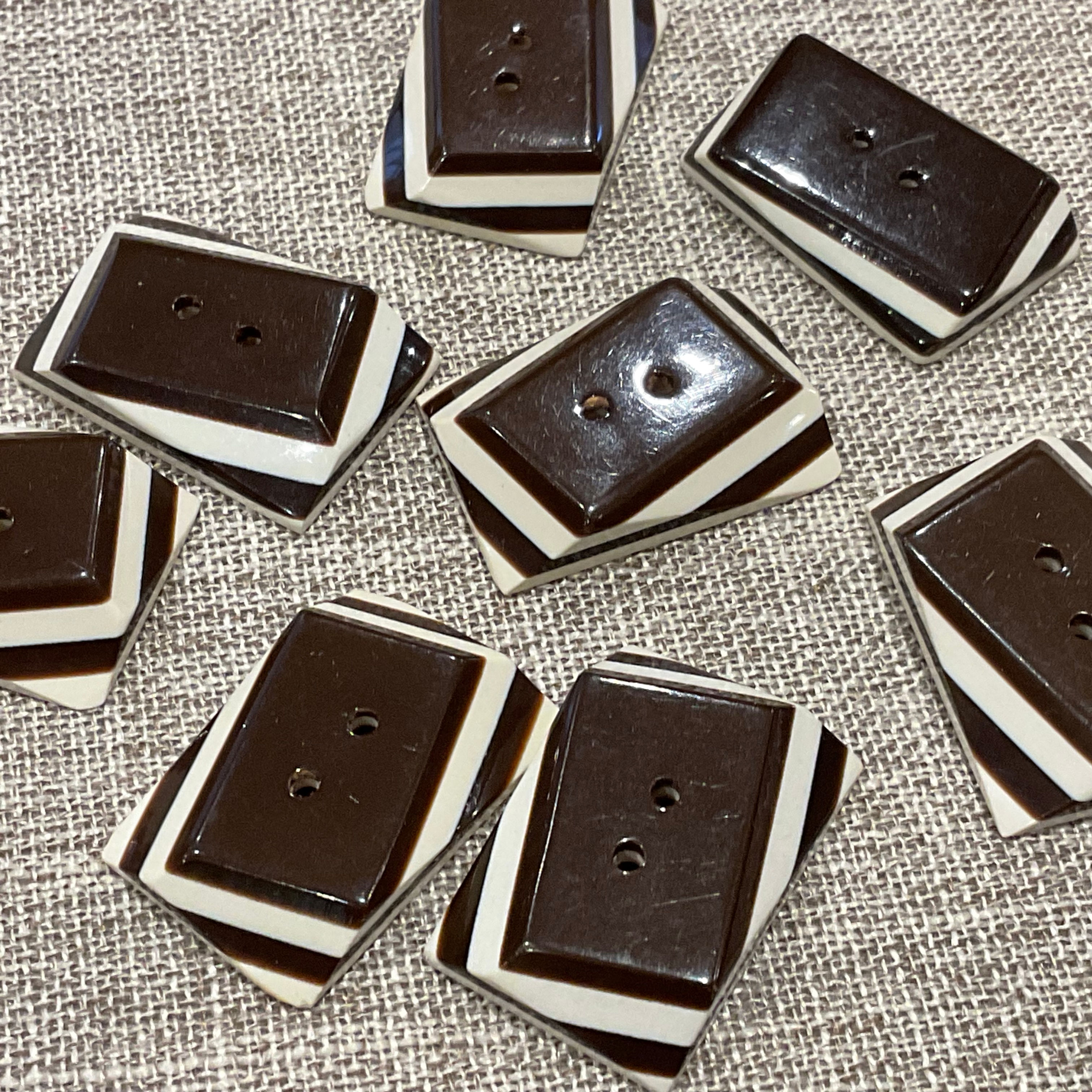 Vintage Deco Chocolate & Cream Buttons x 8