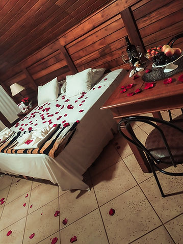 NOITEROMÂNTICA-25-3 Large.jpeg