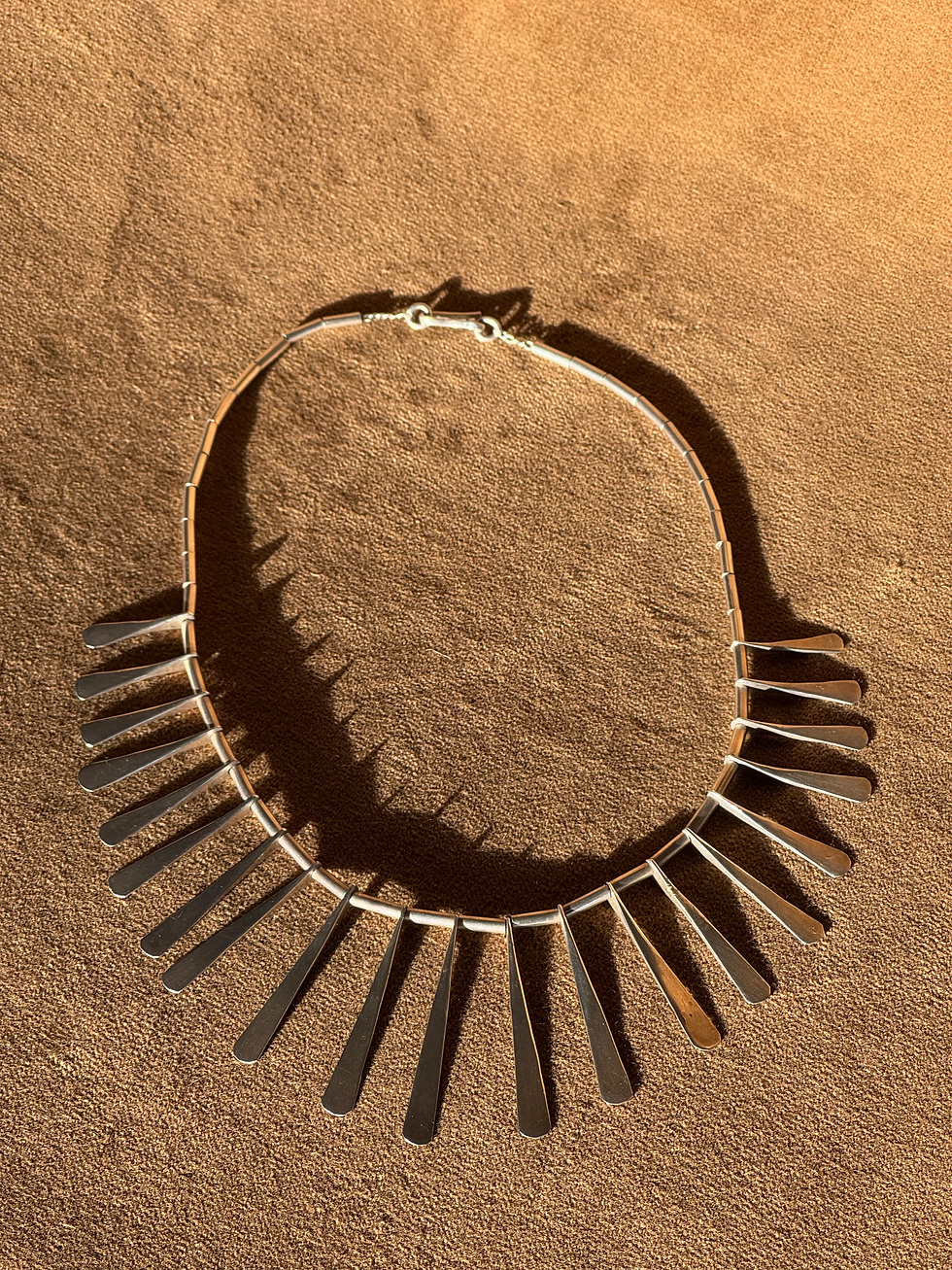 Thumbnail: Vintage Starburst Collar