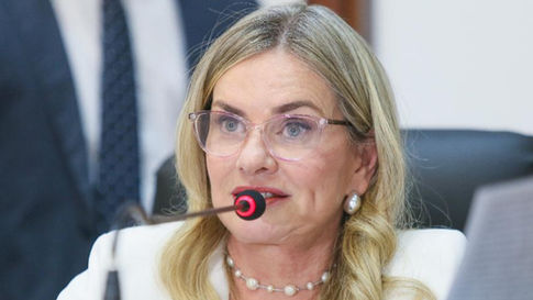 Ivana Bastos enaltece trabalho científico de Tatiana Coelho de Sampaio