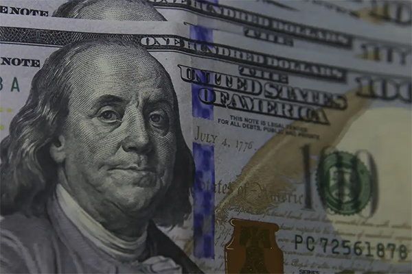 Dólar vai a R$ 5,16 e Ibovespa despenca 2,5% com ata do Copom e pesquisas eleitorais
