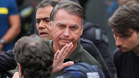 Boletim médico aponta novo episódio de soluços persistentes em Bolsonaro