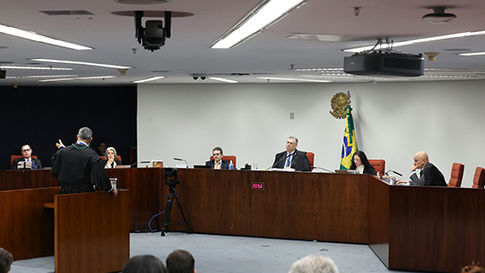 STF condena Eduardo Bolsonaro por coação no curso do processo