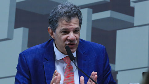 Fundos de investimento crescem 125% em dez anos e debate sobre fiscalização pelo BC ganha força