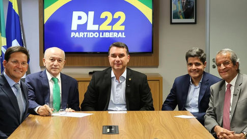 ACM Neto sinaliza apoio a Flávio Bolsonaro e filiação de Aroldo Cedraz reforça o PL na Bahia