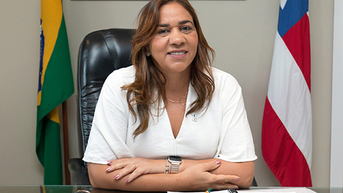Roberta Santana rebate ACM Neto e afirma que governo ampliou rede de saúde na Bahia