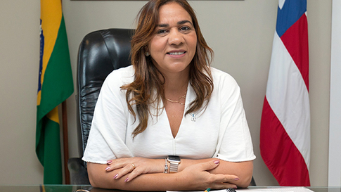 Roberta Santana rebate ACM Neto e afirma que governo ampliou rede de saúde na Bahia