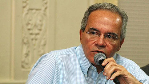 Mensagens indicam que dono do Banco Master chamava empresário Nelson Tanure de “comandante”