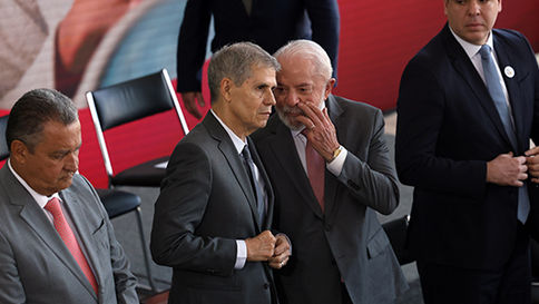 Sidônio Palmeira teria aconselhado Lula a manter distância de Jaques Wagner, diz coluna