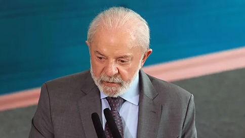 Lula cobra postura de ministros do STF e critica acúmulo de riqueza na Corte