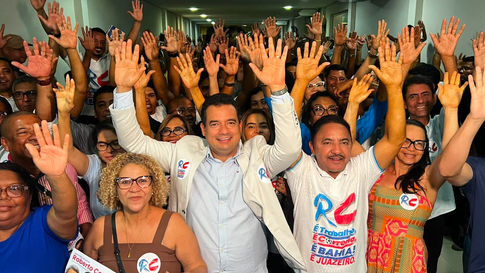 Roberto Carlos reúne lideranças e apoiadores em evento político em Juazeiro