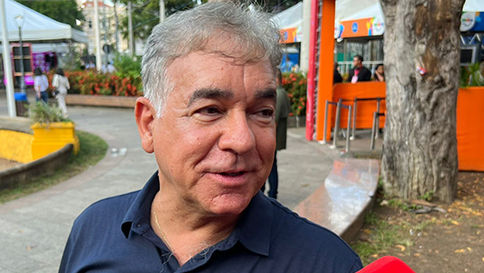 Zé Neto afirma que manterá oposição em Feira mesmo com possível apoio de Zé Ronaldo a Jerônimo