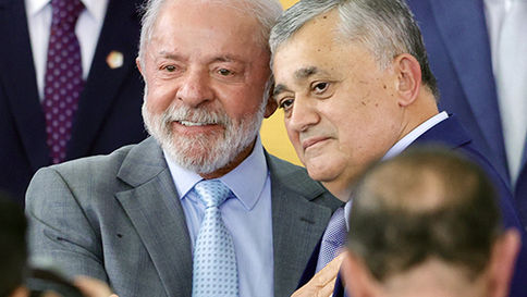 Lula dá posse a José Guimarães e reforça importância do diálogo com o Congresso