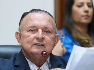 Adolfo Menezes reúne 60 apoios e avança na disputa por vaga no TCM
