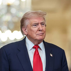 Petroleiro é alvo de disparos no Estreito de Ormuz, aponta autoridade marítima