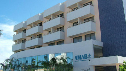 Amab rebate críticas e sinaliza possível ação judicial após declarações contra juízes da Bahia