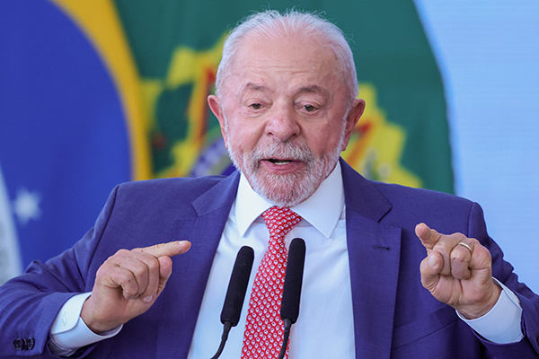 Lula critica tarifaço dos EUA, promete reação diplomática e faz ataques a Marco Rubio