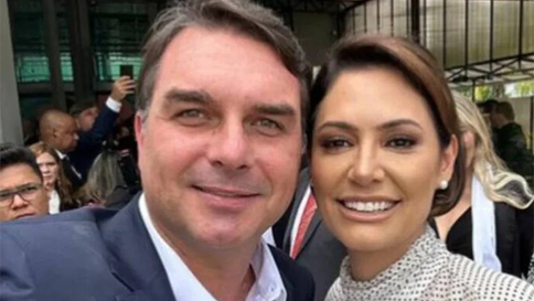 Michelle Bolsonaro deve ficar fora da campanha de Flávio, e aliados veem reconciliação distante
