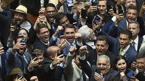 Oposição volta a pressionar STF após decisão sobre presos do 8 de Janeiro
