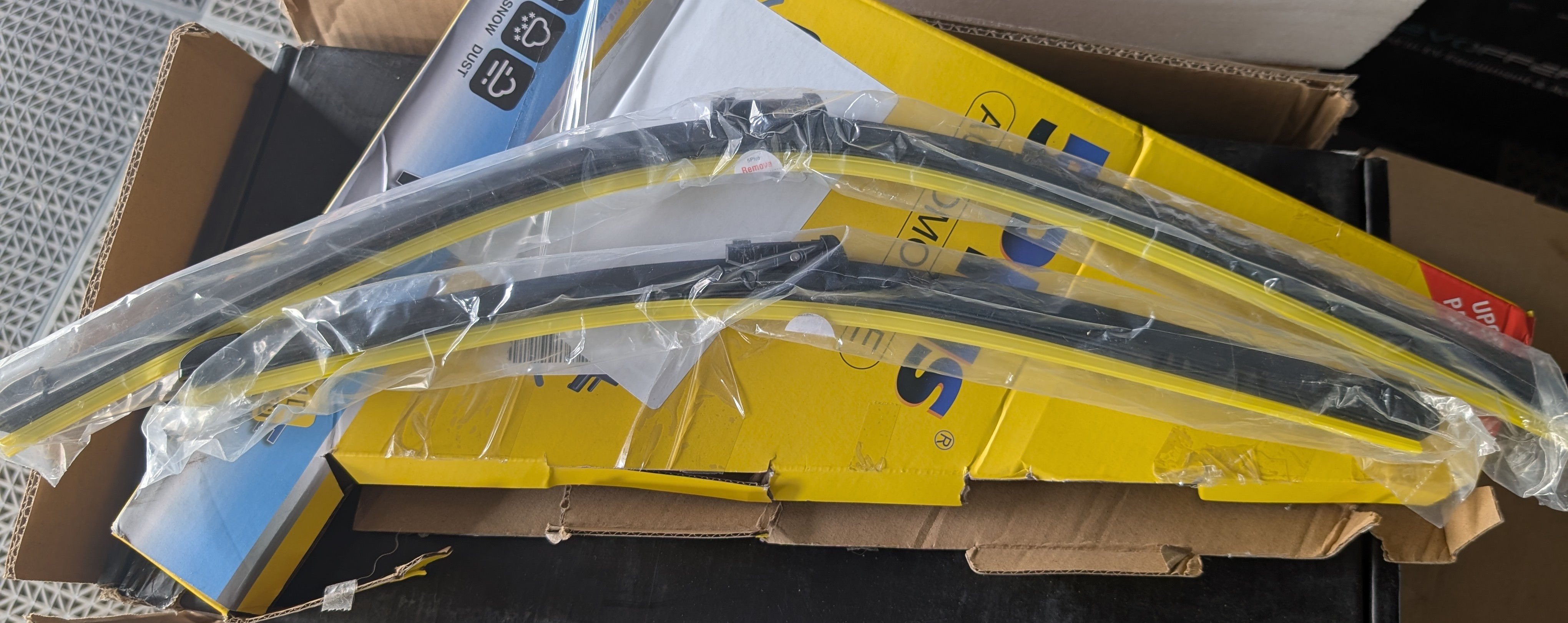 Model Y wiper blades