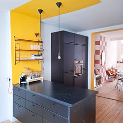 Persoonlijke werkplek met stijlvolle inrichting in Antwerpse coworking space