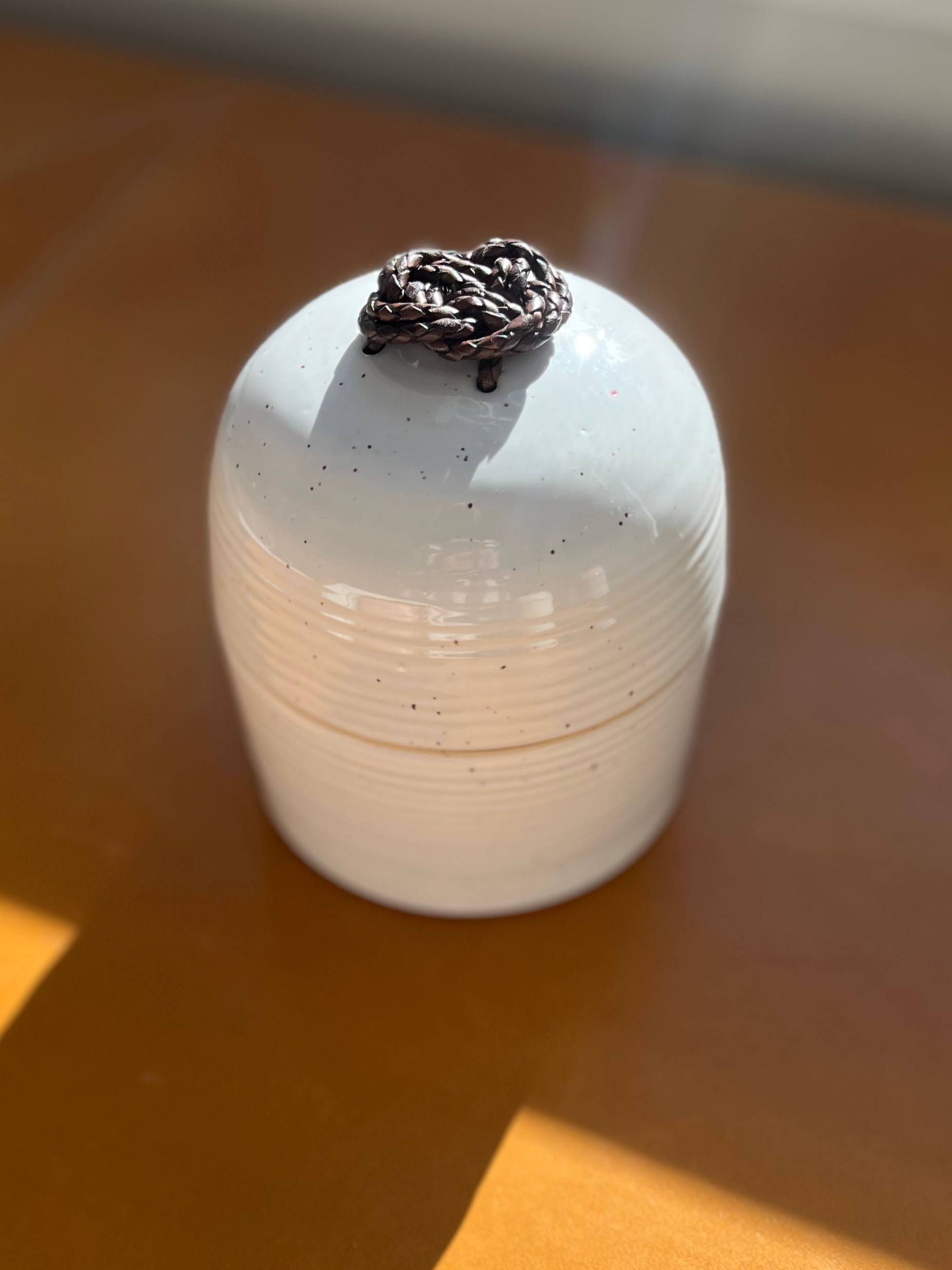 Lidded Pot  - Garlic/Ginger Keep