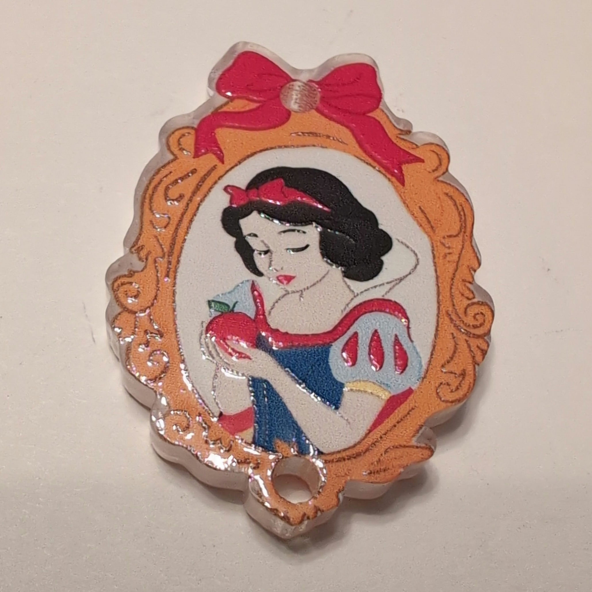 Snow White cameo in the mirror with the Apple - Acrylic focal beads