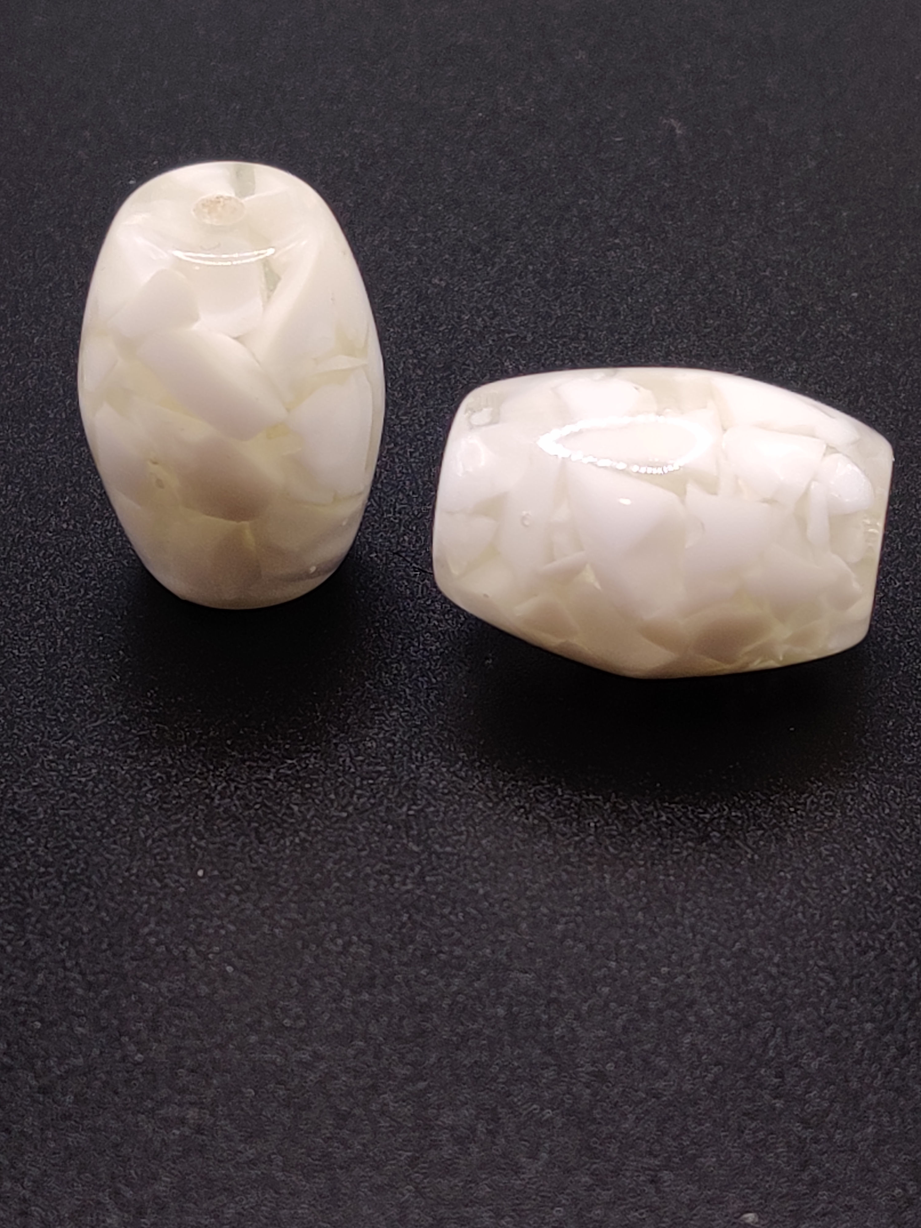 Imitation Gemstone Chips, Resin Beads, Oval, White - 20mm~21mm x 15mm