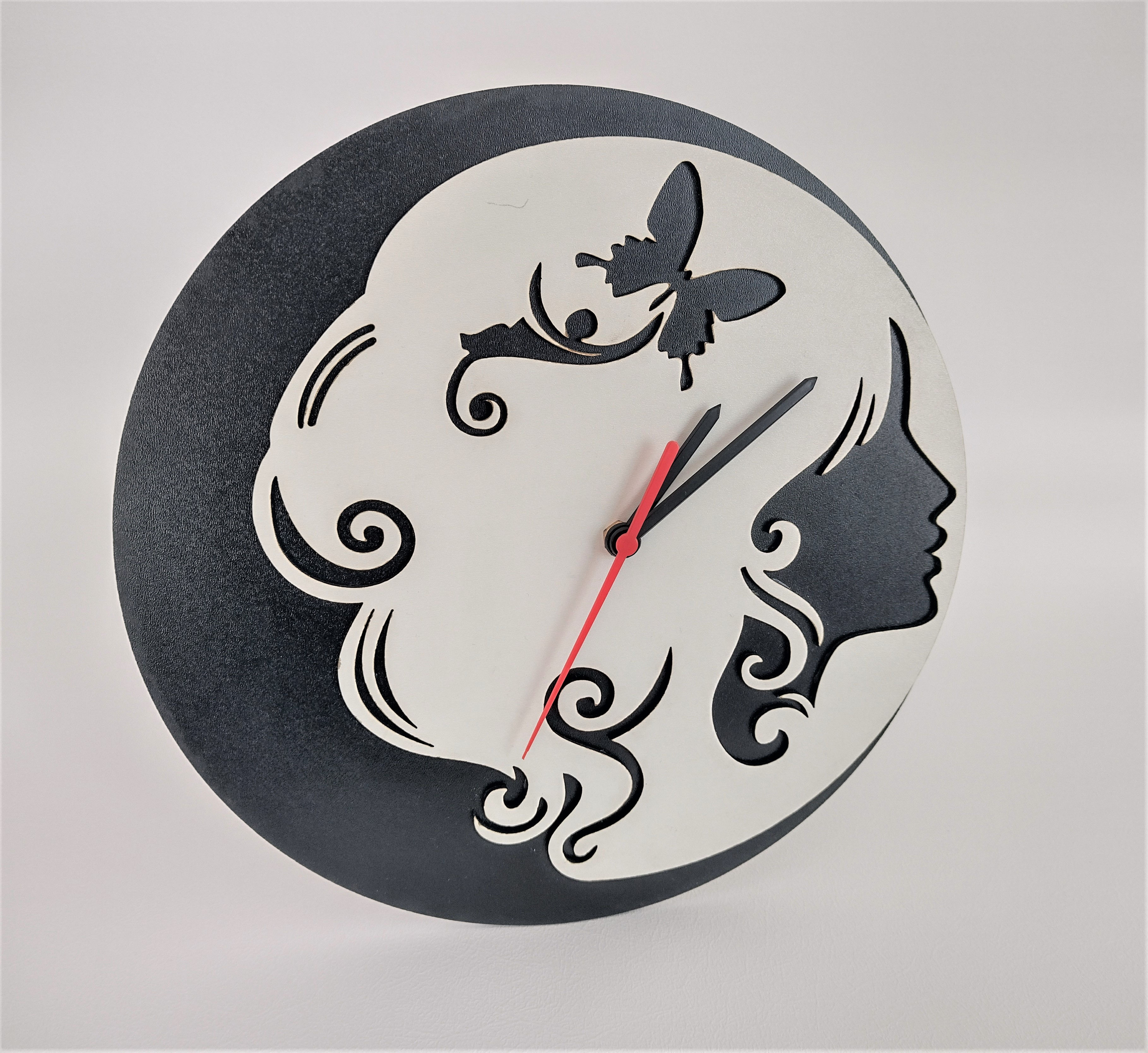 Ceas decorativ de perete - Este despre Ea