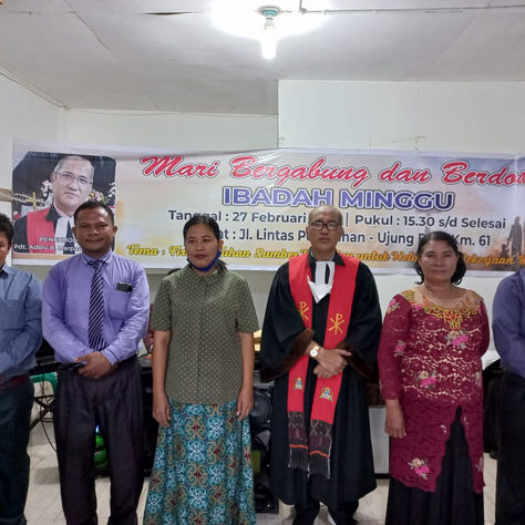 Ibadah Perdana di Bukit Kemuning