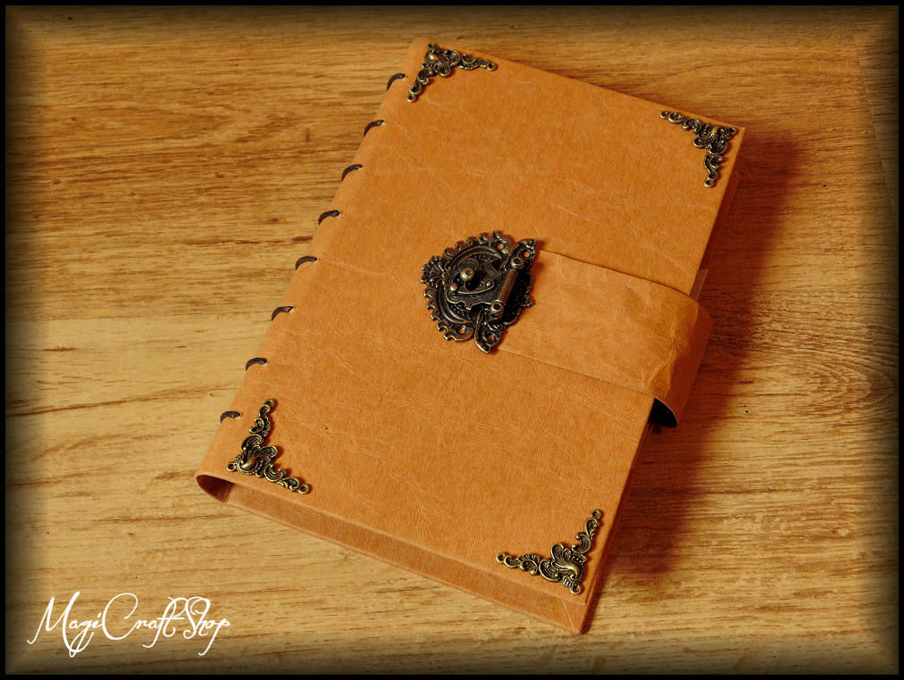 Book of shadows MEDIEVAL LOCK - Medium size 22x16 cm