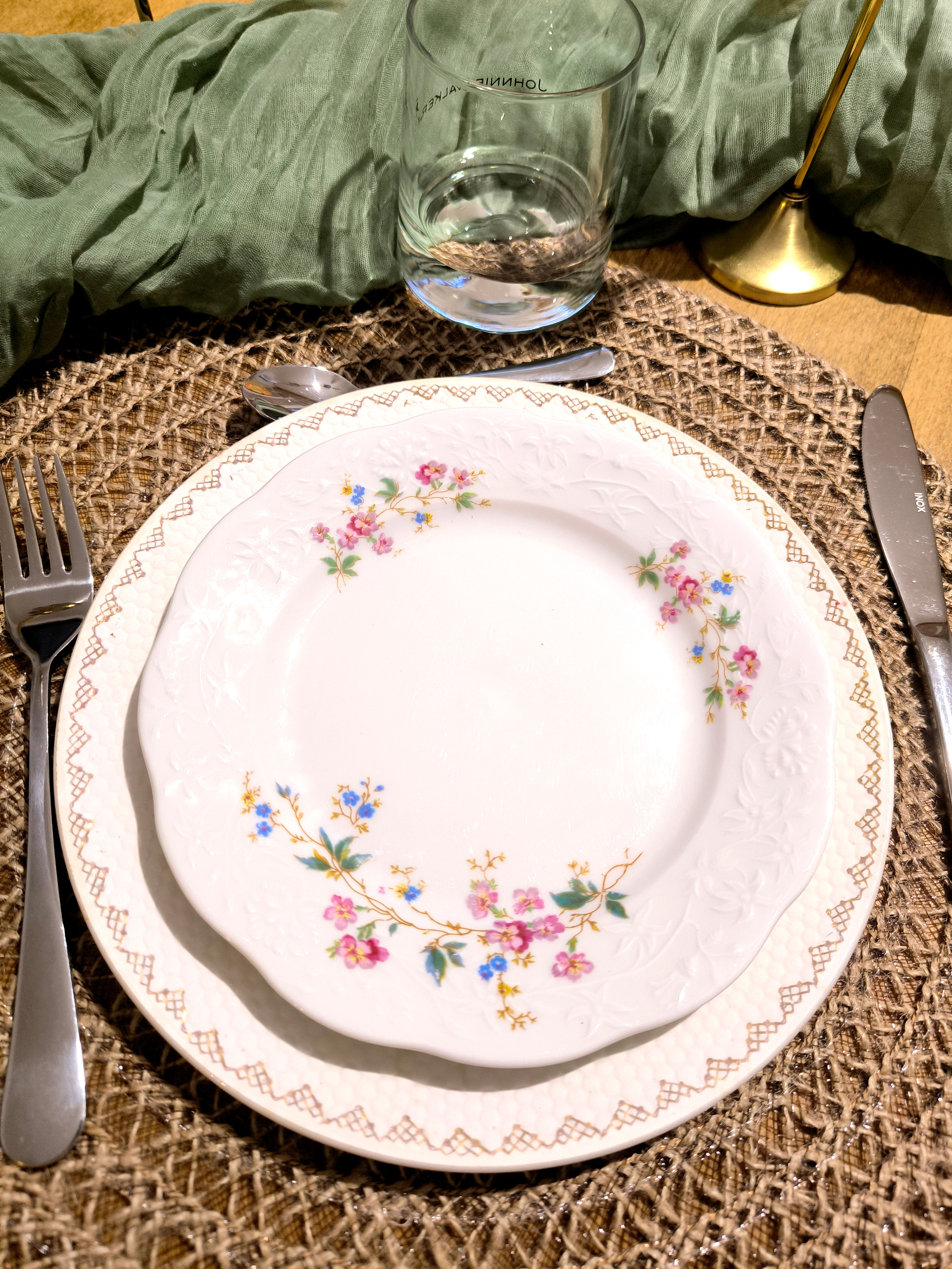 Lot de 9 petites assiettes "Joséphine"