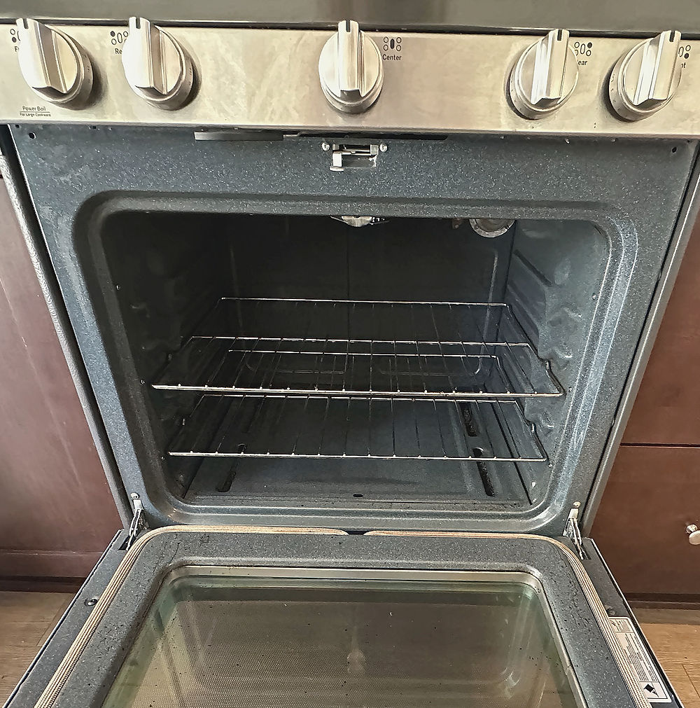 clean oven interior after deep cleaning
