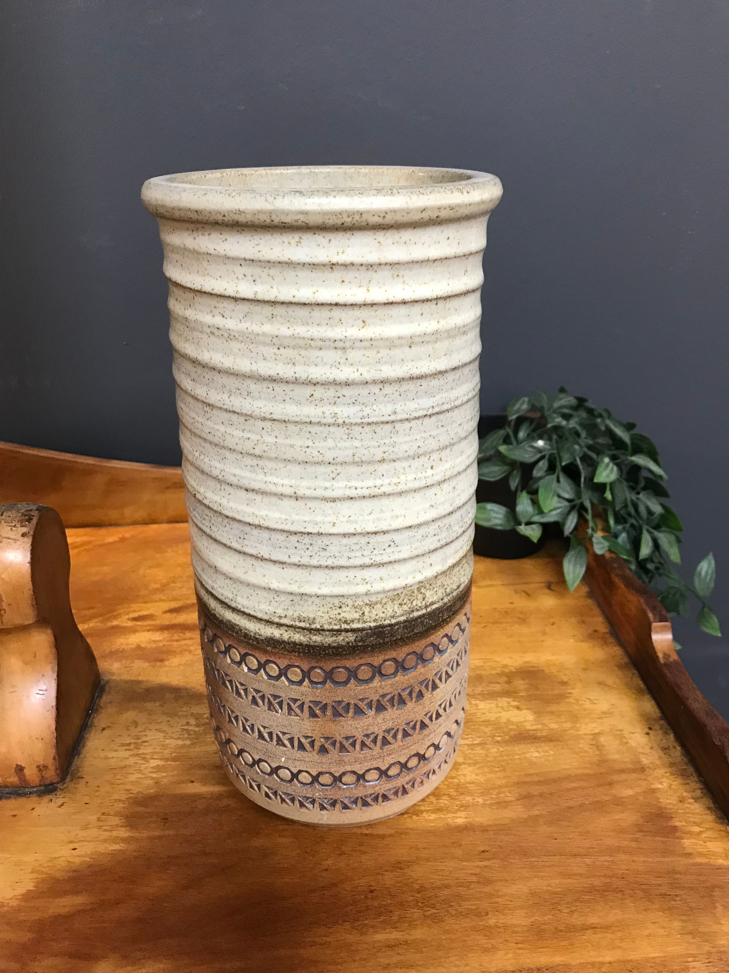 BROADSTAIRS STUDIO POTTERY ART VASE - STAMPED