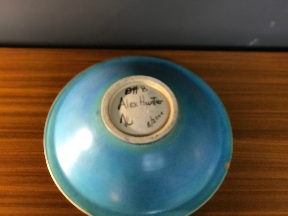 ATTRACTIVE STUDIO ART POTTERY BOWL - SIGNED BY 'ALEX HUNTER'