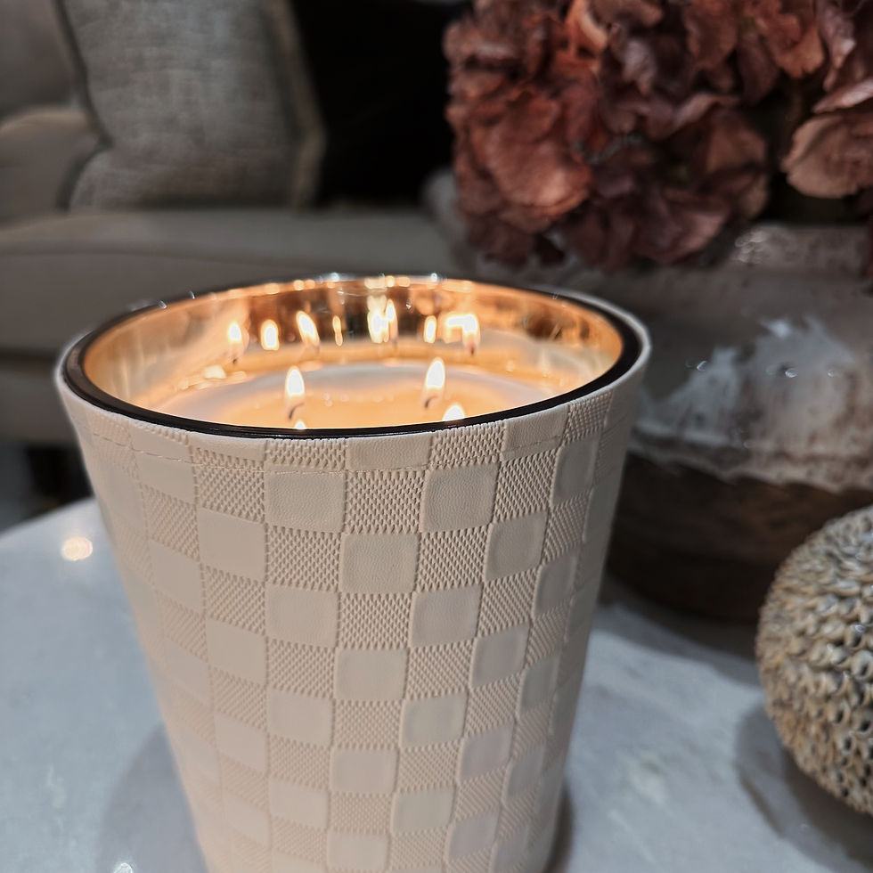 Thumbnail: Lavish XL Clean Linen Candle