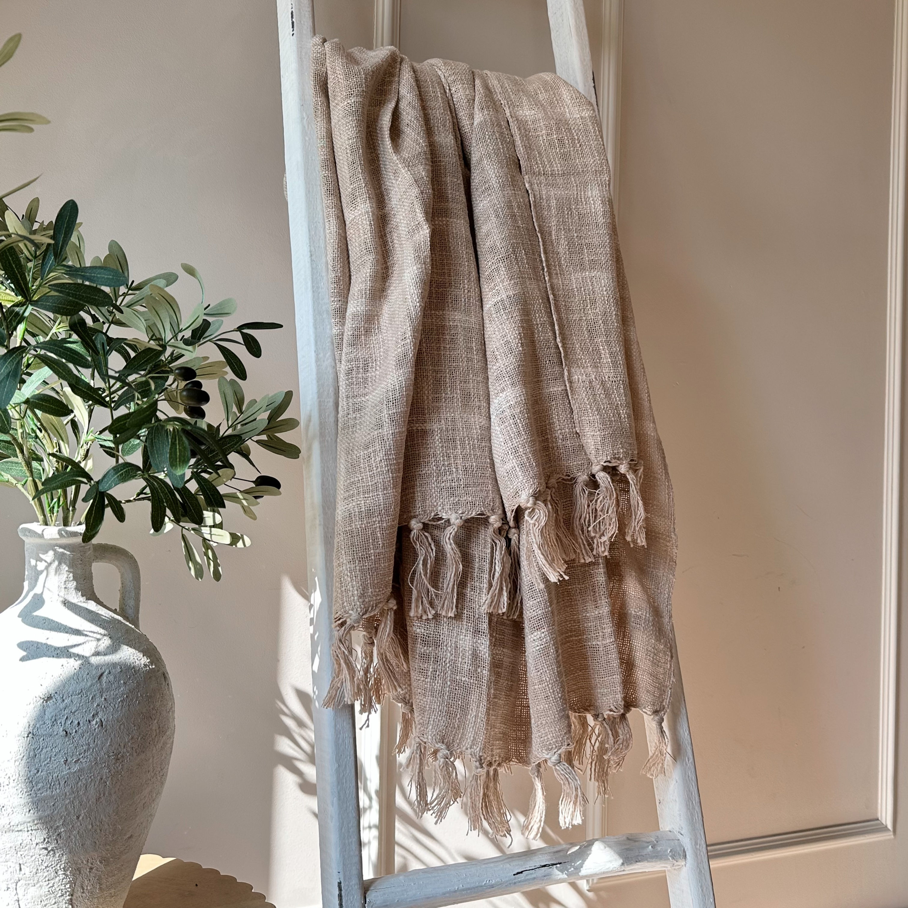 Beni Natural/Stone Throw