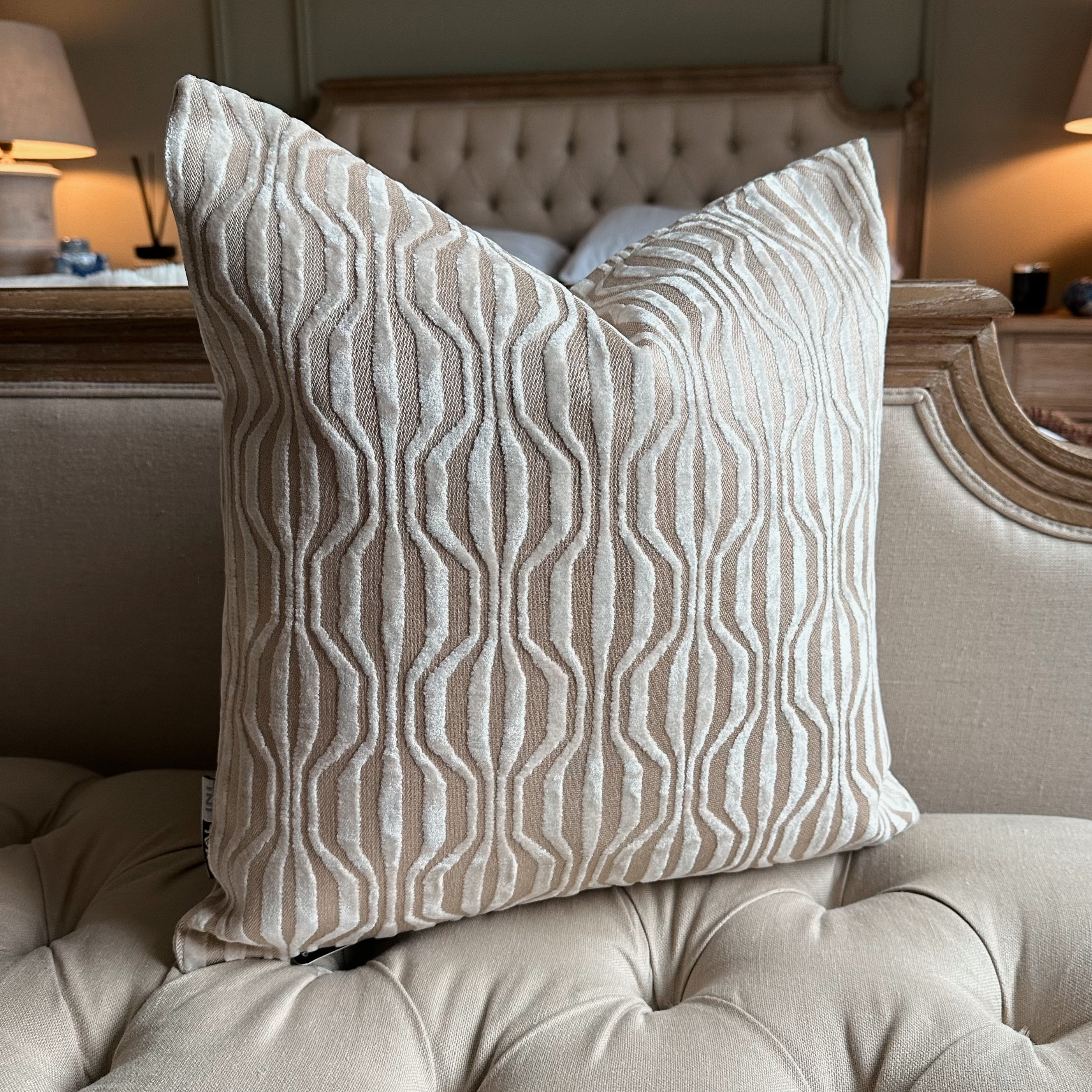 Lavish Erin Ivory 18"