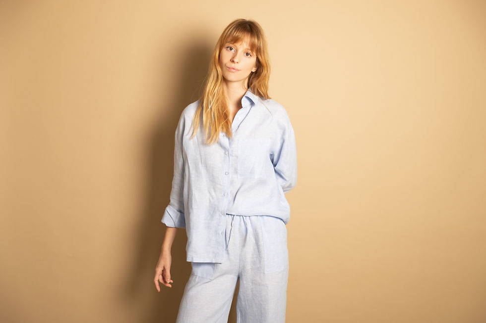 ensemble_lin_bleu_pose_3.jpg