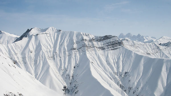 Montagnes enneigées