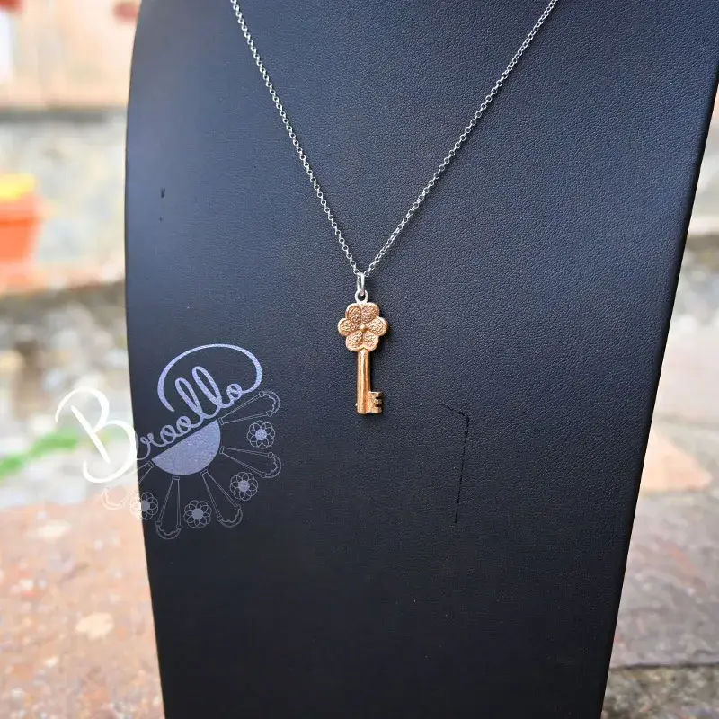 Miniaturbild: COLLANA IN ARGENTO CIONDOLO PORTA FORTUNA REGALO PER LA MAMMA VINCENZO LINARDI MAESTRO ORAFO FATTA A MANO