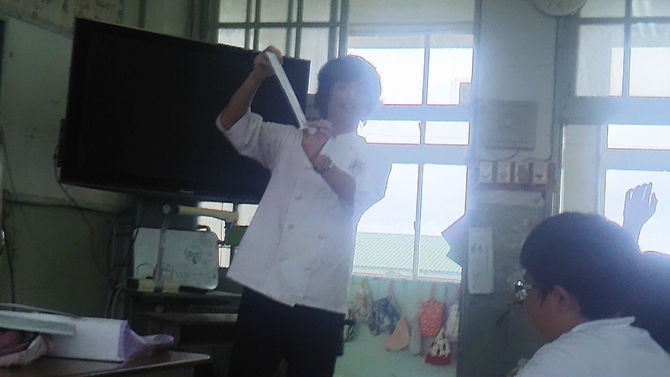 茶花小学校で食育を題材にした読み聞かせ会（第五回目）