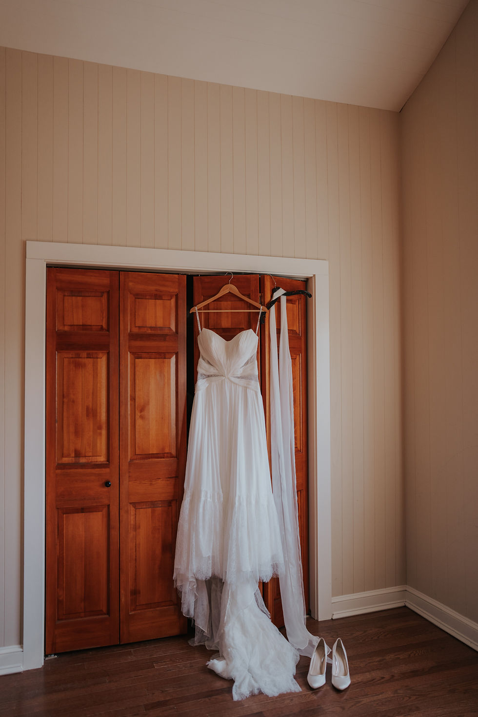 Maine wedding photographer, Maine film wedding photographer, The Belvedere house in Maine, Super 8 + film wedding photographer