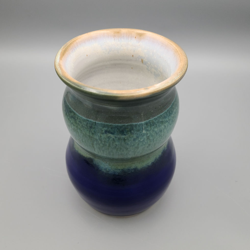 Thumbnail: Set of 3 Regal Vases