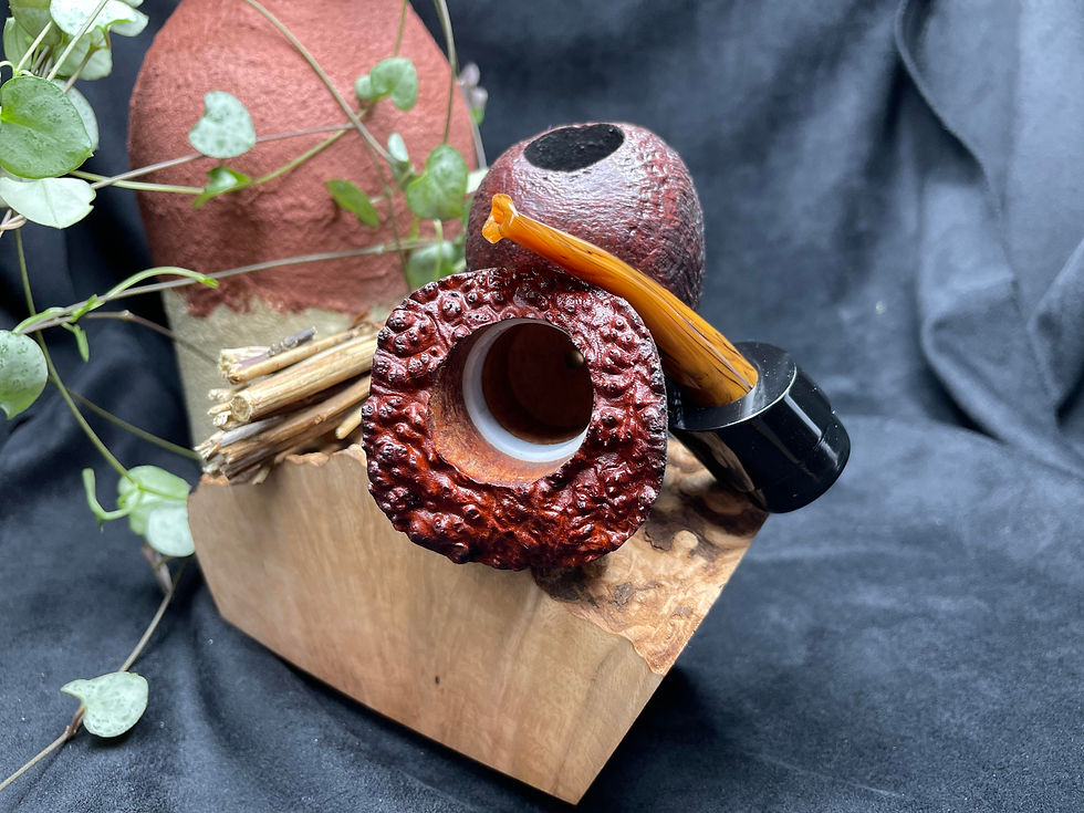 Thumbnail: Pipe Oranda Reverse Calabash