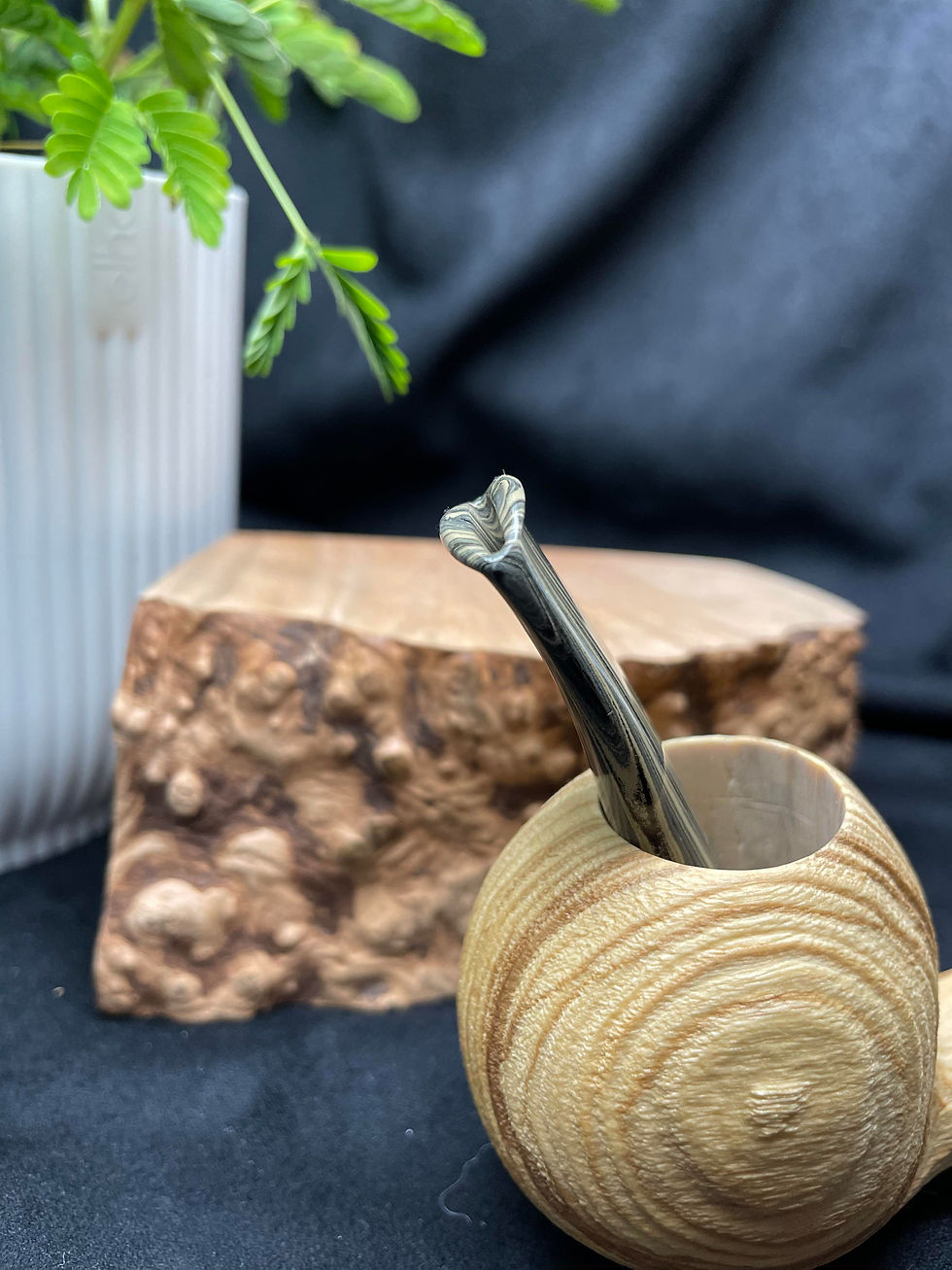 Thumbnail: Pipe Olivenwood sandblasted "Cartoon Wahle"