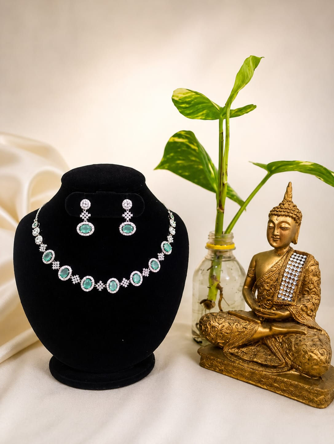 ELEGANCE & PREMIUM | NECKLACE